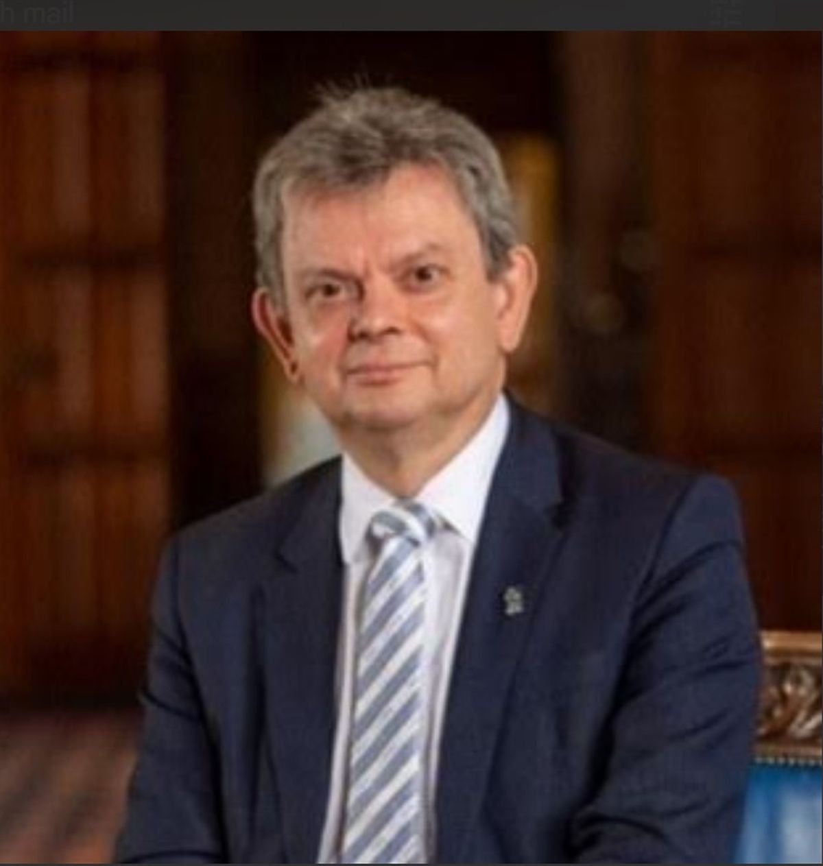     លោក Anton Muscatelli
