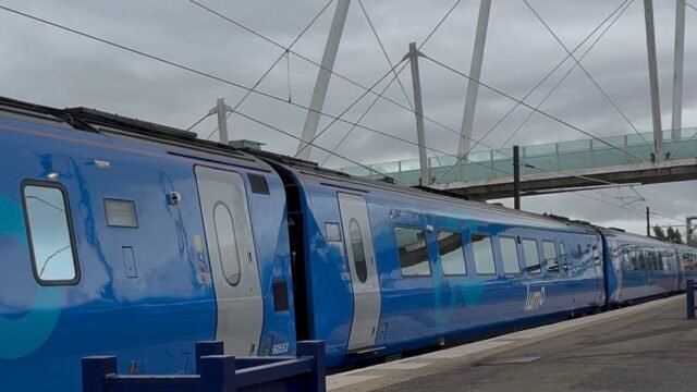 1_Lumo-train.jpg