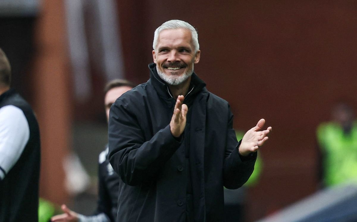 Jim Goodwin អំឡុងពេល Dundee United ស្មើជាមួយ Rangers