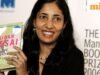 សម្រង់នៃថ្ងៃដោយ Kiran Desai: “បច្ចុប្បន្នផ្លាស់ប្តូរអតីតកាល” ។ ក្រឡេកមើលទៅក្រោយមិនឃើញ…’