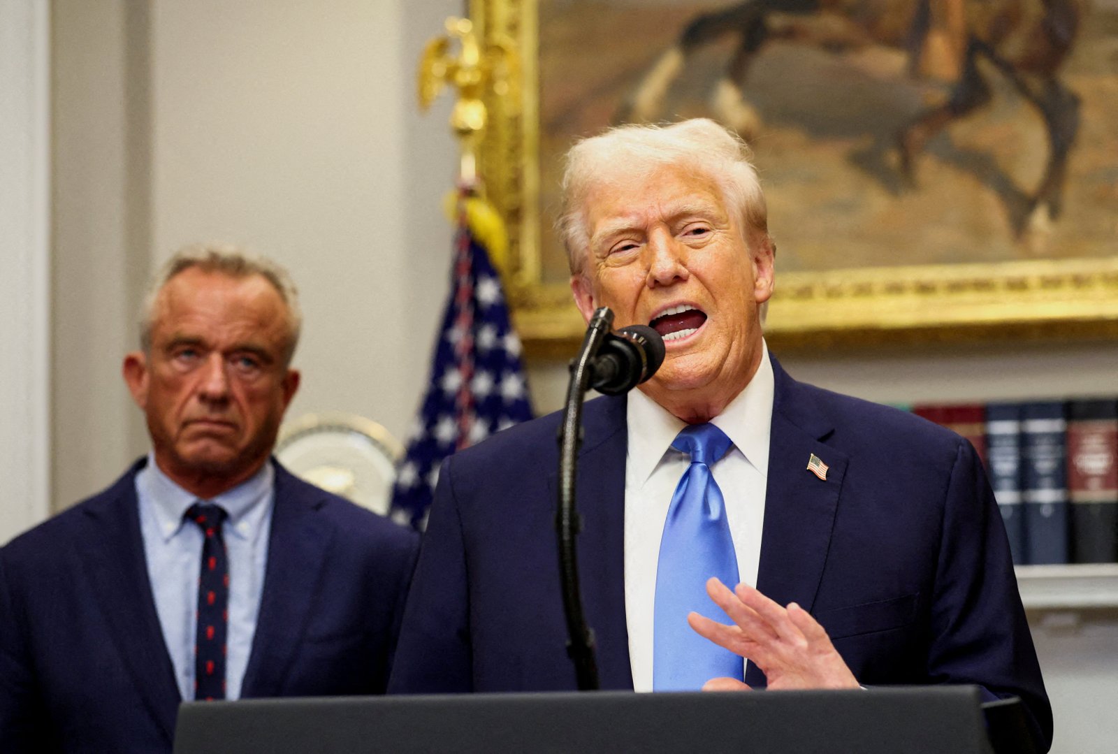 រដ្ឋបាល Trump បានស្វែងរកការបង្កើនល្បឿននៃកាលវិភាគចាក់វ៉ាក់សាំង ហើយបានដកប្រាក់ជិត 500 លានដុល្លារក្នុងកិច្ចសន្យាដើម្បីបង្កើតវ៉ាក់សាំង mRNA នាពេលអនាគត។