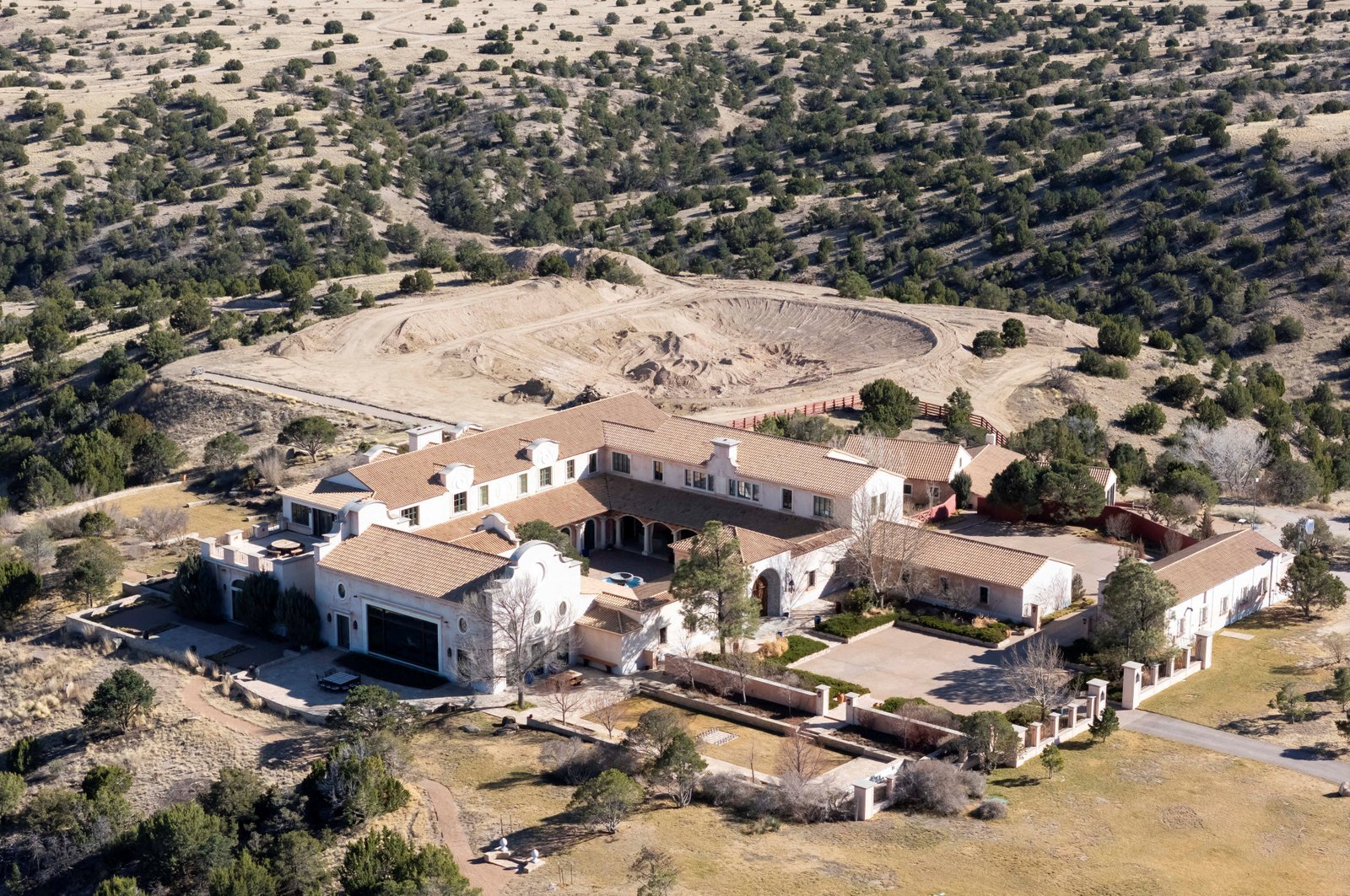 នាយកដ្ឋានយុត្តិធម៌ New Mexico កំពុងស្វែងរកឯកសារពីនាយកដ្ឋានយុត្តិធម៌សហព័ន្ធសម្រាប់ការកាត់ទោសដែលអាចកើតមានទាក់ទងនឹងការរំលោភបំពានរបស់ Epstein នៅអចលនទ្រព្យ Zorro Ranch របស់គាត់។