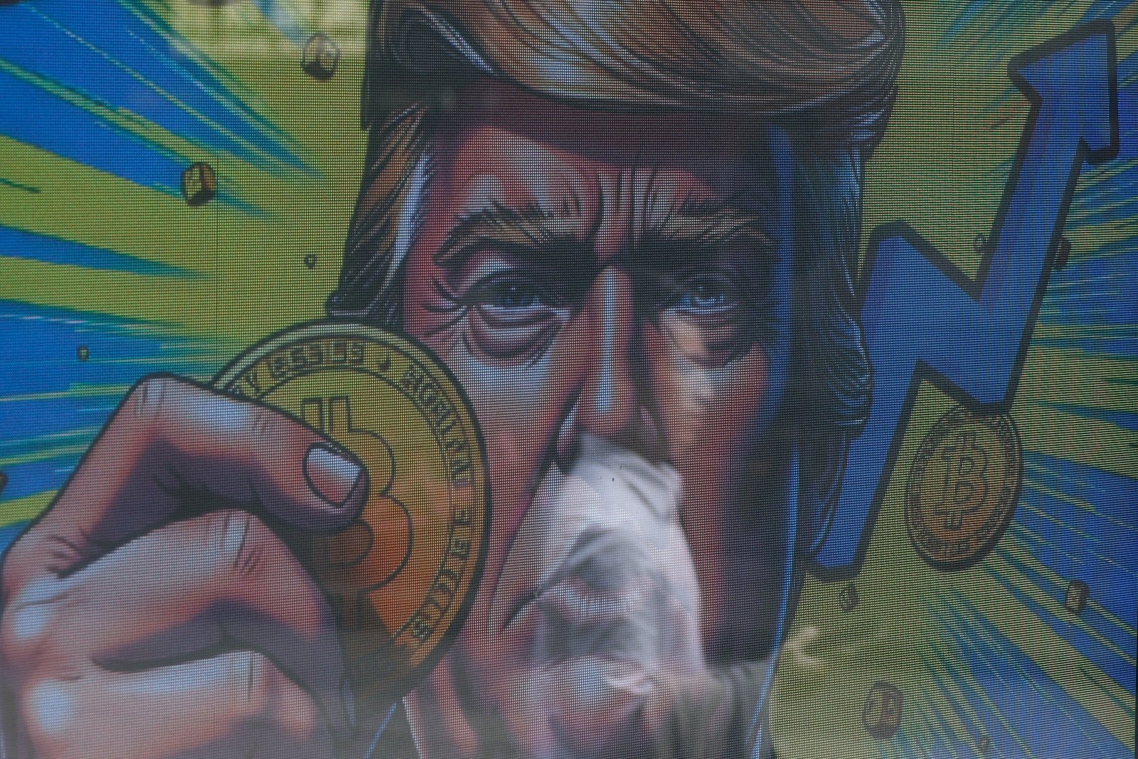 គ្រួសារ Trump ក៏ស្ថិតក្រោមការត្រួតពិនិត្យផងដែរសម្រាប់ការរកលុយរាប់លានពីការបណ្តាក់ទុន cryptocurrency ក្នុងអំឡុងពេលនៃអាណត្តិរបស់គណបក្សសាធារណរដ្ឋ