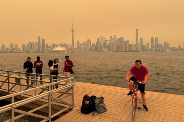 2026-07-15T171620Z_776264697_RC2GEMAIUQAR_RTRMADP_3_CANADA-WILDFIRES.JPG