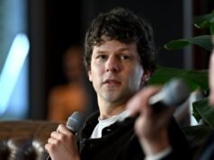 Jesse Eisenberg បដិសេធគំនិត “ឆ្កួត” នៃការចាកចេញពីសហរដ្ឋអាមេរិកដោយសារតែ Trump