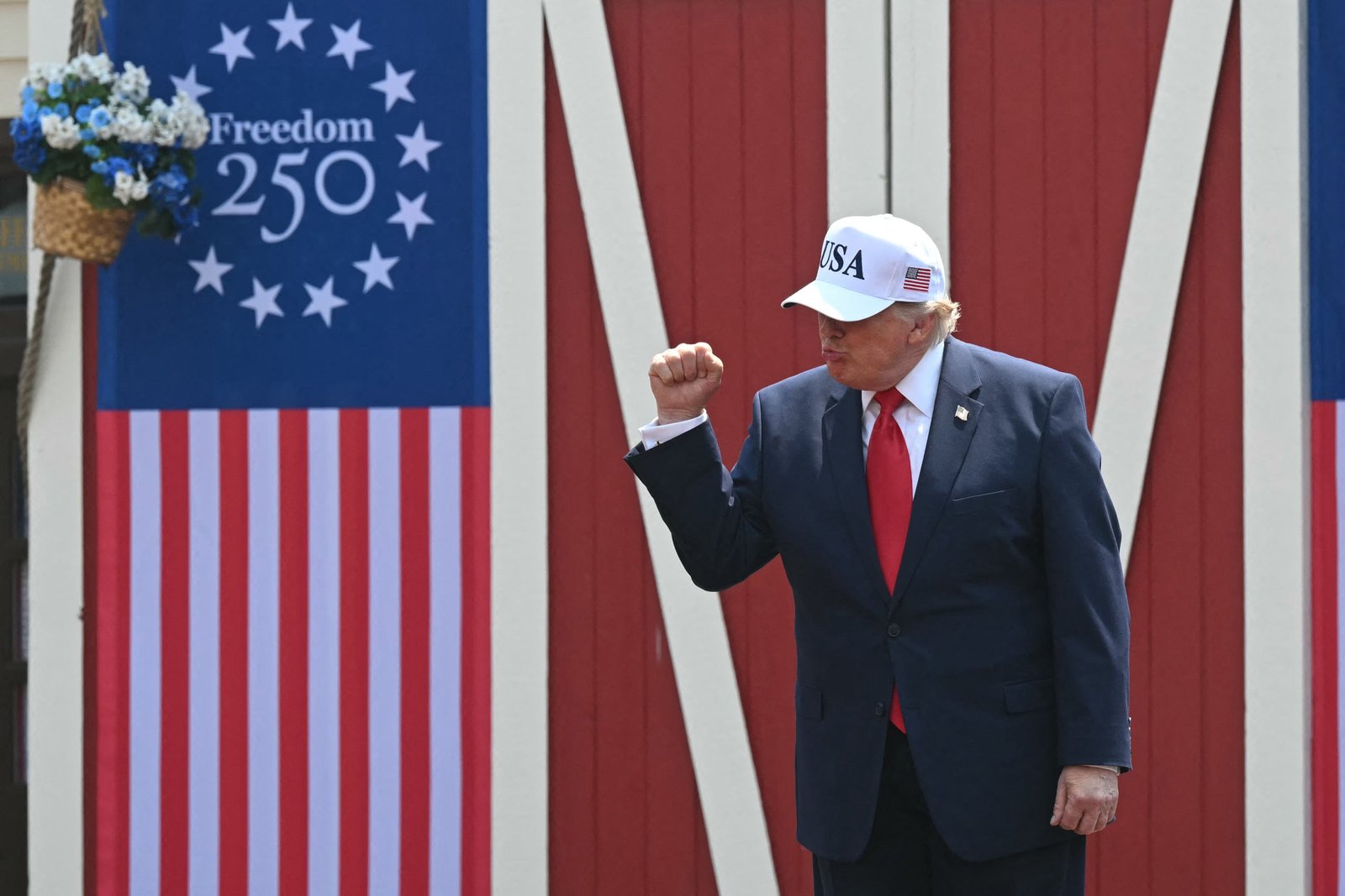 ប្រធានាធិបតី Trump បានប្រារព្ធពិធីដ៏ធំមួយនៃខួបលើកទី 250 នៃឯករាជ្យភាពរបស់អាមេរិកជាអាទិភាពសំខាន់នៃអាណត្តិទីពីររបស់គាត់
