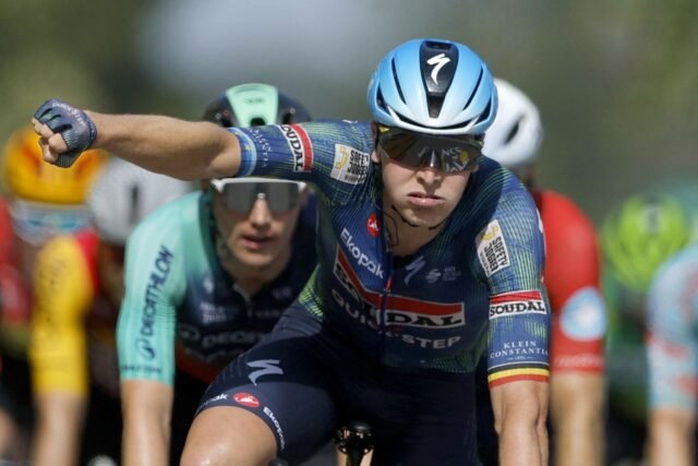 2487783-coup-double-pour-le-belge-tim-merlier-lors-du-tour.jpg