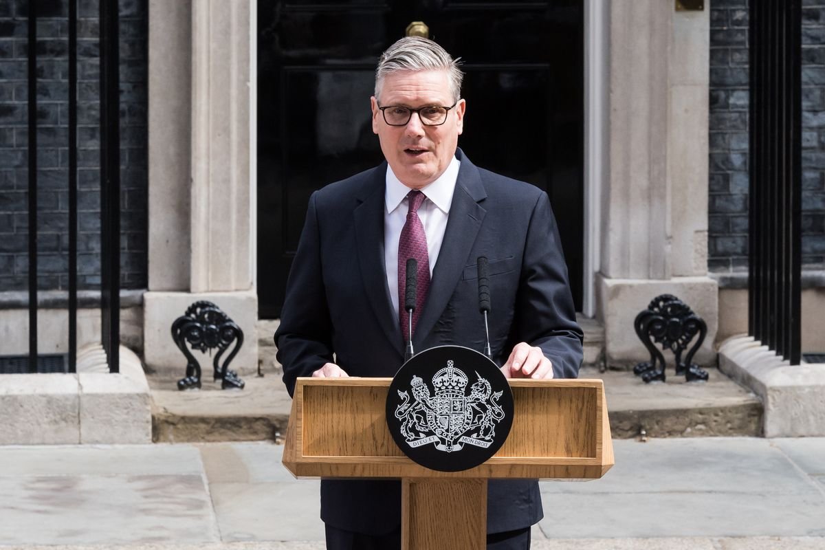 Sir Keir Starmer ថ្លែងសុន្ទរកថានៅខាងក្រៅ 10 Downing Street ប្រកាសលាលែងពីតំណែង 