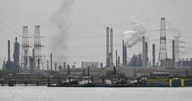 554d5f6_upload-1-xidweiyrfowe-port-d-anvers.jpg