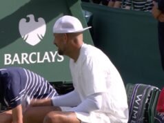 Nick Kyrgios rails against Wimbledon referee and risks fine with foul language | កីឡាវាយកូនបាល់ | កីឡា