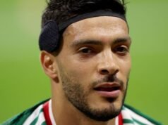 តើ Raul Jimenez ពាក់អ្វីនៅលើក្បាលរបស់គាត់? មូលហេតុដែលតារាម៉ិកស៊ិកពាក់ក្រវ៉ាត់ក | បាល់ទាត់ | កីឡា