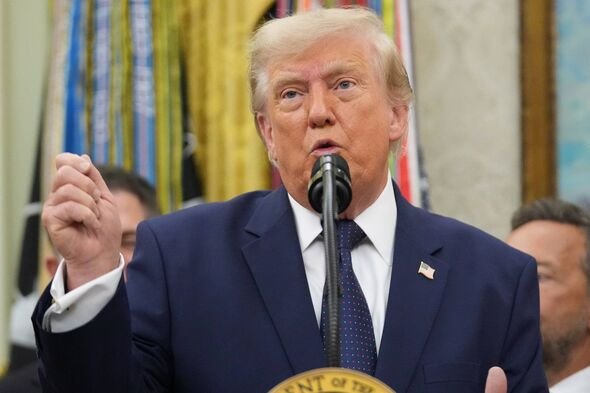 ប្រធានាធិបតី Donald Trump និយាយអំពី FIFA បន្ទាប់ពីបានបន្លឺកណ្ដឹងបើកផ្សារហ៊ុនញូវយ៉ក និង Nasdaq នៅក្នុងអូ