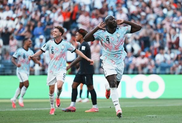 Lukaku ប្រារព្ធពិធី Lukaku ប្រារព្ធពិធី
