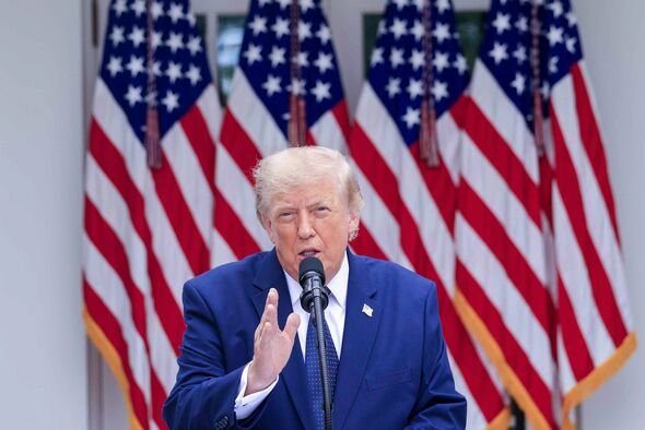 លោក Donald Trump