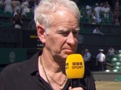 John McEnroe ធ្វើឱ្យមានការភ្ញាក់ផ្អើលក្នុងការប្រកួត Wimbledon វគ្គផ្តាច់ព្រ័ត្រជាមួយនឹងសម្លៀកបំពាក់ “តារារ៉ុក” របស់គាត់ | កីឡាវាយកូនបាល់ | កីឡា