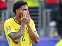 Man Utd ‘ធ្វើការទំនាក់ទំនង’ សម្រាប់ខ្សែបម្រើ £38m ខណៈដែលការផ្ទេរ Ederson មានហានិភ័យនៃការដួលរលំ | បាល់ទាត់ | កីឡា