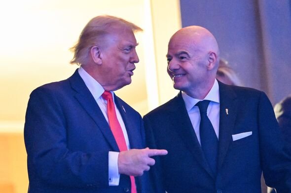 ប្រធានាធិបតីអាមេរិក Donald Trump និងប្រធាន FIFA លោក Gianni Infantino