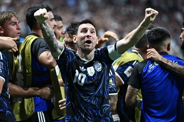 Lionel Messi មកពីអាហ្សង់ទីនអបអរ Lionel Messi មកពីអាហ្សង់ទីនអបអរ
