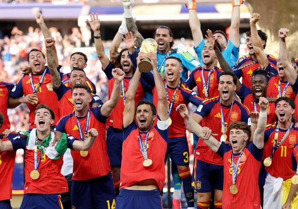 អេស្ប៉ាញ​ឈ្នះ​ពាន​ World Cup