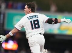 បទចម្រៀង RBI របស់ Griffin Conine បញ្ចប់ការចាញ់ 12 ប្រកួតរបស់ Marlins ជាមួយនឹងជ័យជម្នះ 8-7 លើ Phillies
