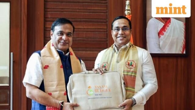 Assam-chief-minister-Himanta-Biswa-Sarma-left-wi_1783699067856_1783699095717_756f8073-6fd8-4441-8b.jpeg