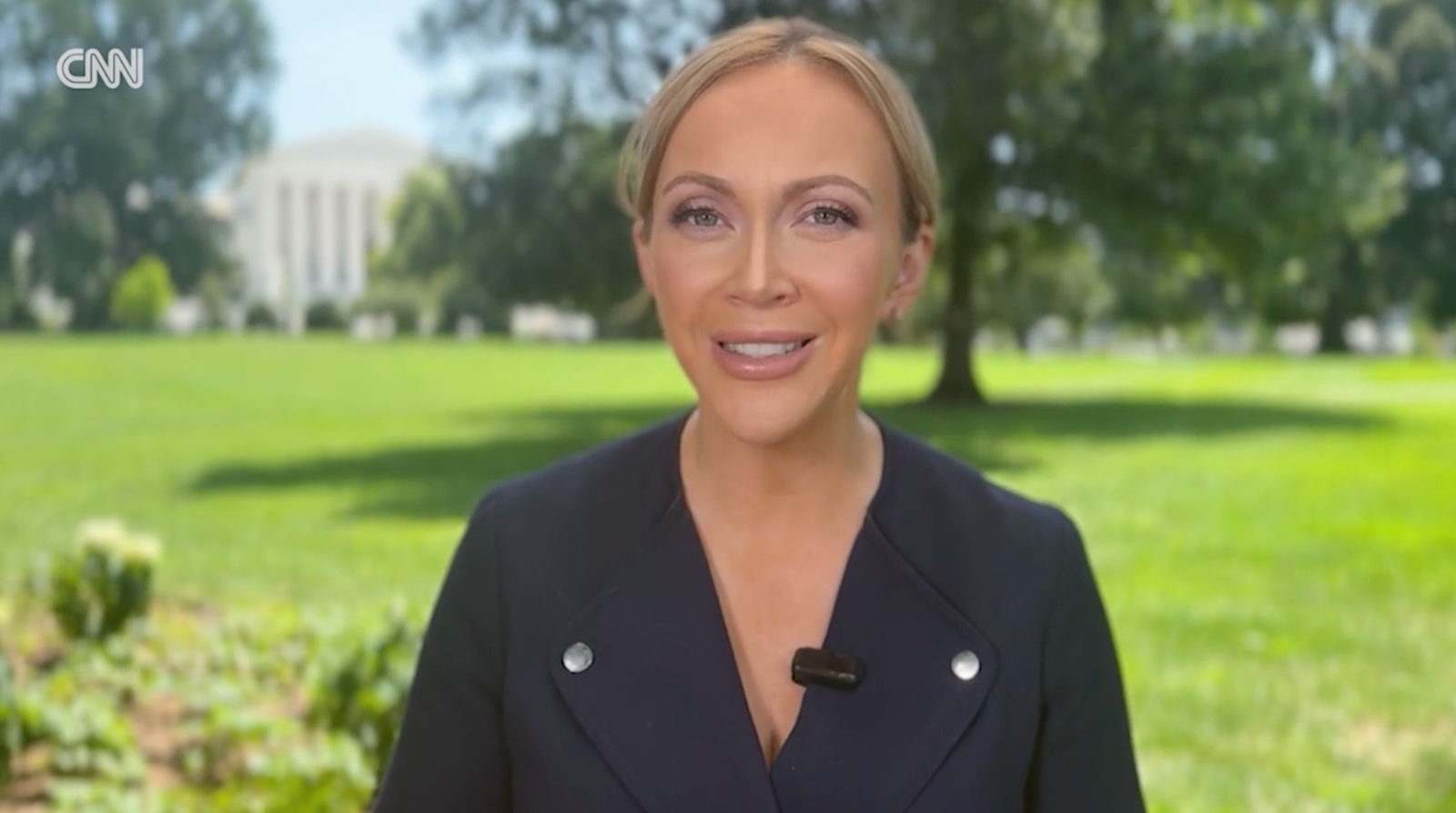 អ្នកឆ្លើយឆ្លងព័ត៌មាន CNN Paula Reid នឹងចាកចេញពីបណ្តាញនៅរដូវក្តៅនេះបន្ទាប់ពីរយៈពេល 5 ឆ្នាំដោយជ្រើសរើសជំនួសឱ្យការចូលរួមក្នុងបណ្តាញគូប្រជែង MS NOW