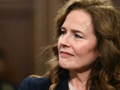 ចៅក្រមតុលាការកំពូល Amy Coney Barrett ពិពណ៌នាអំពីពេលដែលកូនប្រុសរបស់នាងបានរកឃើញអាវកាក់ការពារគ្រាប់កាំភ្លើងរបស់នាង