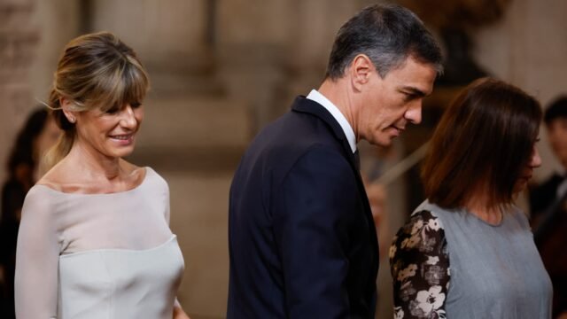 Le-Premier-ministre-espagnol-Pedro-Sanchez-et-son-epouse-Begona-Gomez-au-Palais-royal-de-Madrid-le-1.jpeg