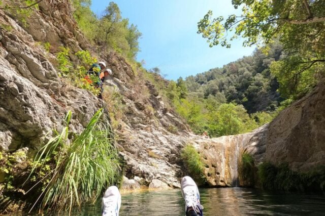 OG-10688935-1200-800-cc3a19c_ftp-1-3niu3bsoesch-menxxq500-canyoning-avec-aet-nature-canyon-audin.jpg
