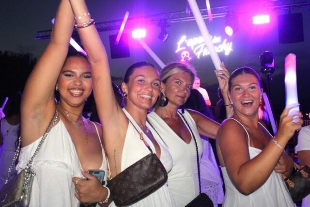 OG-10688943-1200-800-5364a6f_upload-1-bsc2wavqxclg-troxxq445-aj-apero-des-frenchy-saint-tropez.jpg