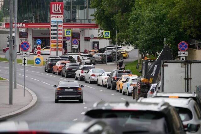 Russia_Fuel_Shortages_71956.jpg