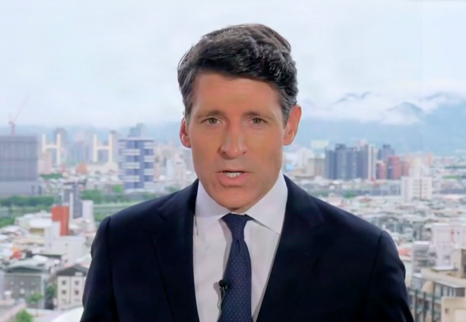 ទូរទស្សន៍ CBS Evening News ដែលត្រូវបានបោះយុថ្កាដោយ Tony Dokoupil បានទាក់ទាញអ្នកទស្សនាសរុបចំនួន 3.754 លាននាក់សម្រាប់សប្តាហ៍ទី 13 ខែកក្កដា។