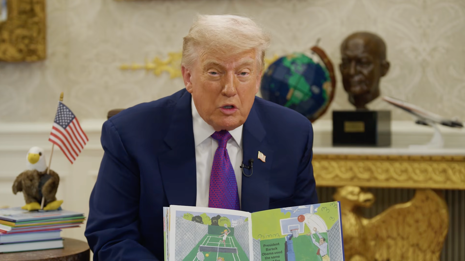 នៅពេលដែល Trump ផ្អាកនៅលើទំព័រអំពីលោក Obama គាត់បានចោទសួរថា តើអតីតប្រធានាធិបតីពូកែបាល់បោះឬអត់
