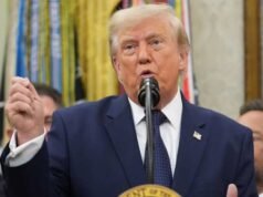 លោក Trump និយាយថា កាតក្រហមរបស់អាជ្ញាកណ្តាល World Cup គឺ “គួរឱ្យភ័យខ្លាច” ប៉ុន្តែទទូចថាគាត់ចាកចេញពីលទ្ធផលរហូតដល់ FIFA