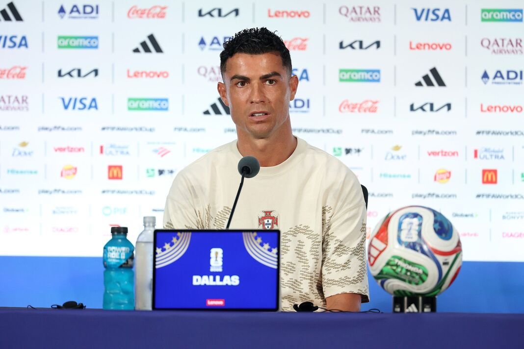 Cristiano Ronaldo ក្នុងសន្និសីទសារព័ត៌មាន