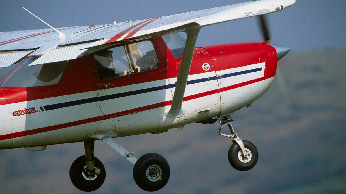 យន្តហោះ Cessna ពីរកៅអី