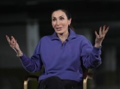 Laura Loomer និយាយថា នាង “ហួសចិត្ត” ក្នុងការនិយាយប្រឆាំងអ៊ុយក្រែន ក្នុងការបង្រ្កាបថ្មីលើរុស្ស៊ី