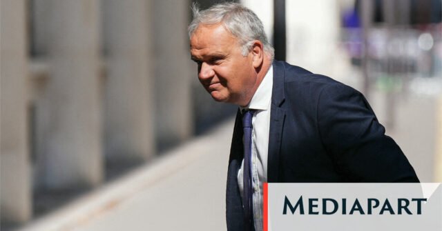 en-pleine-cacophonie-politique-emmanuel-macron-propose-le-conservateur-francois-noel-buffet-comme-de.jpeg