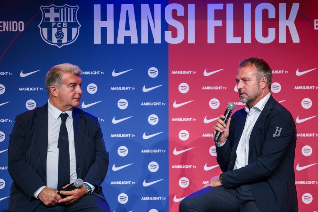 Joan Laporta និង Hansi Flick មកពី FC Barcelona