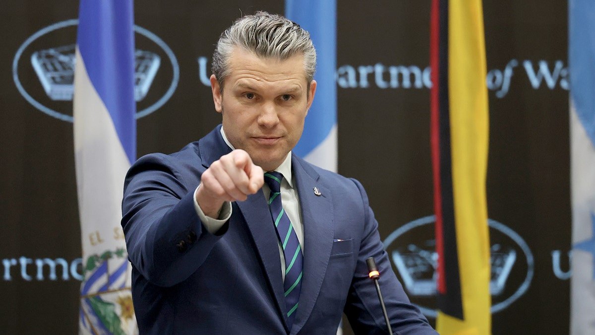 Pete Hegseth បង្ហាញ