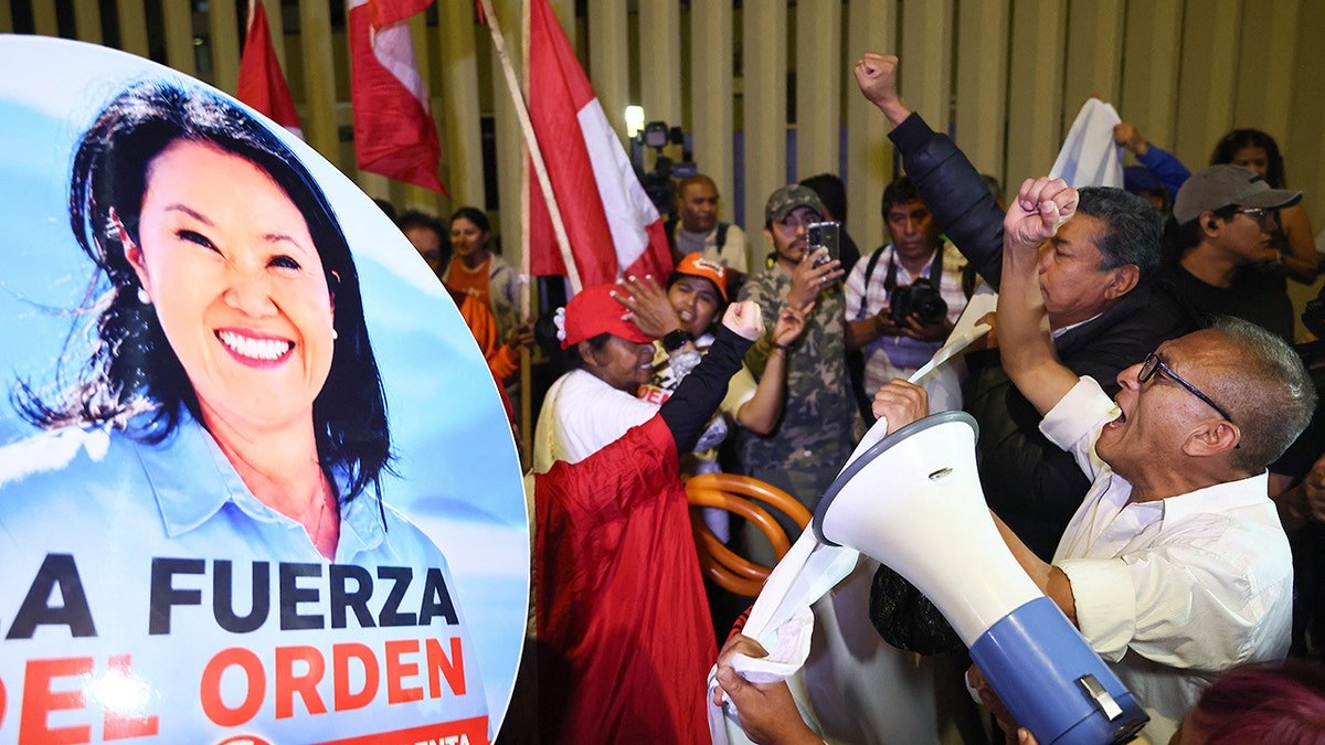 ខ្សែក Keiko Fujimori
