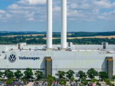 អាជីវកម្ម។ ក្រុមហ៊ុន Volkswagen បញ្ជាក់ថា ខ្លួនកំពុងពិចារណាកាត់បន្ថយការងាររហូតដល់ 50,000 នៅទូទាំងពិភពលោក