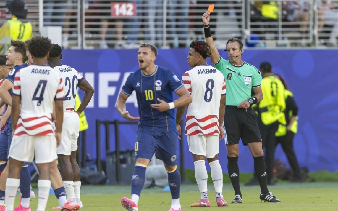 បាល់ទាត់៖ ថ្ងៃទី 1 ខែកក្កដា FIFA World Cup 26 ជុំទី 32 - សហរដ្ឋអាមេរិក - បូស្នៀ និងហឺហ្សេហ្គោវីណា បាល់ទាត់៖ ថ្ងៃទី 1 ខែកក្កដា FIFA World Cup 26 ជុំទី 32 - សហរដ្ឋអាមេរិក - បូស្នៀ និងហឺហ្សេហ្គោវីណា