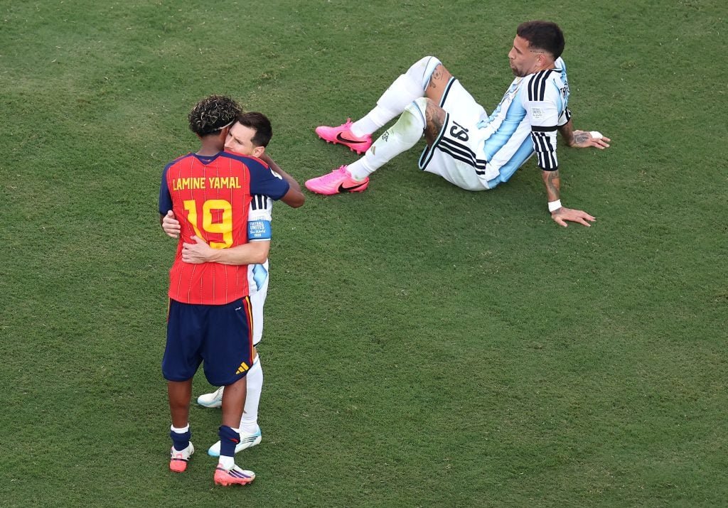 Lionel Messi លេខ 10 អាហ្សង់ទីន និង Lamine Yamal លេខ 19 របស់អេស្ប៉ាញ