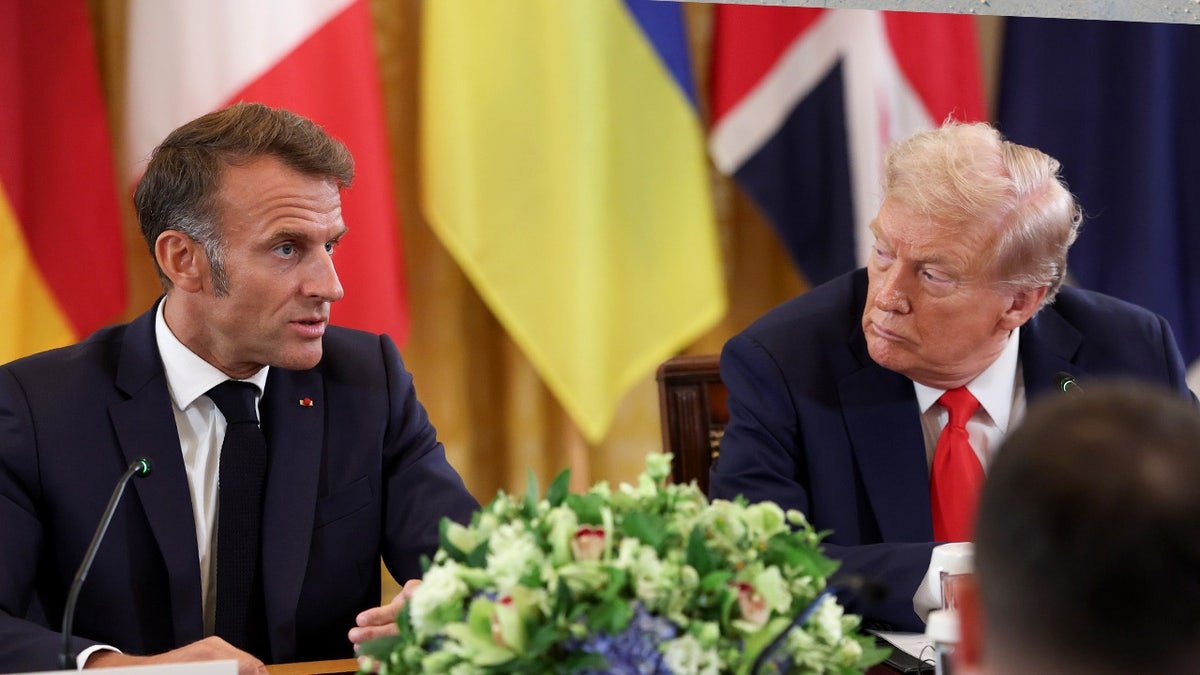 Trump និង Macron បាននិយាយក្នុងអំឡុងពេលកិច្ចប្រជុំមួយ។