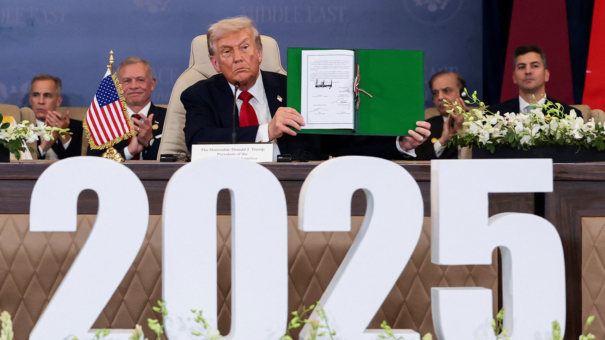 លោក Trump រារាំងការចុះហត្ថលេខាលើកិច្ចព្រមព្រៀងសន្តិភាពសម្រាប់តំបន់ហ្គាហ្សា។