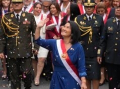 Keiko Fujimori ស្បថចូលកាន់តំណែងជាប្រធានាធិបតីប៉េរូ៖ NPR